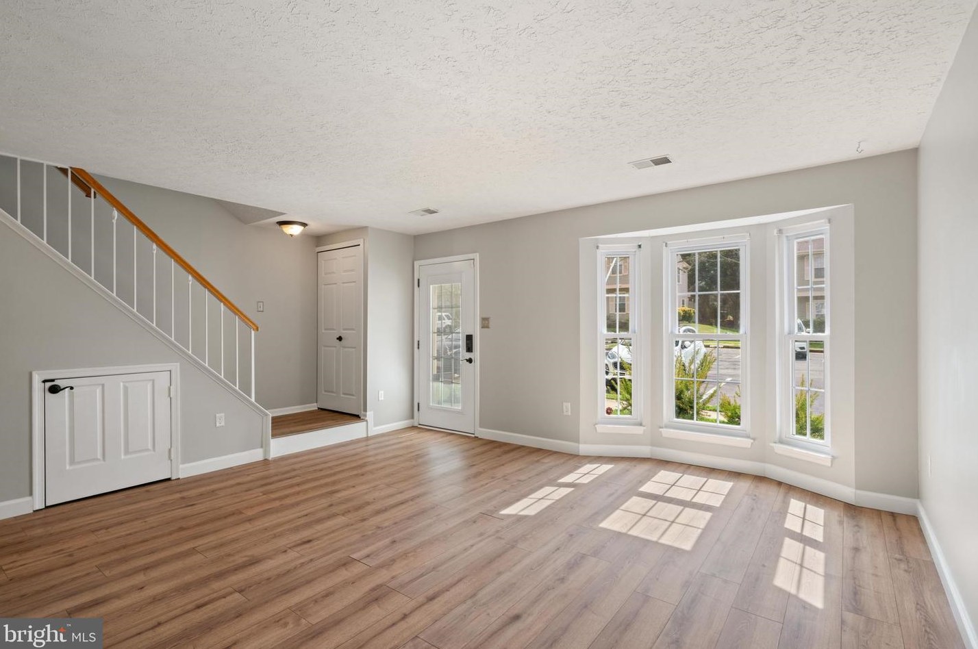 4882 Saltwater Dr, Dumfries VA  22025-1206 exterior