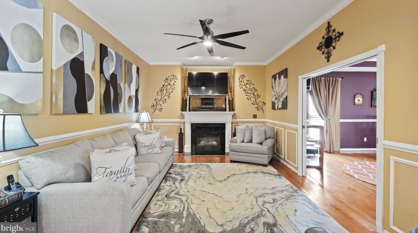 13332 Vista Forest Dr, Woodbridge VA  22192-4540 exterior