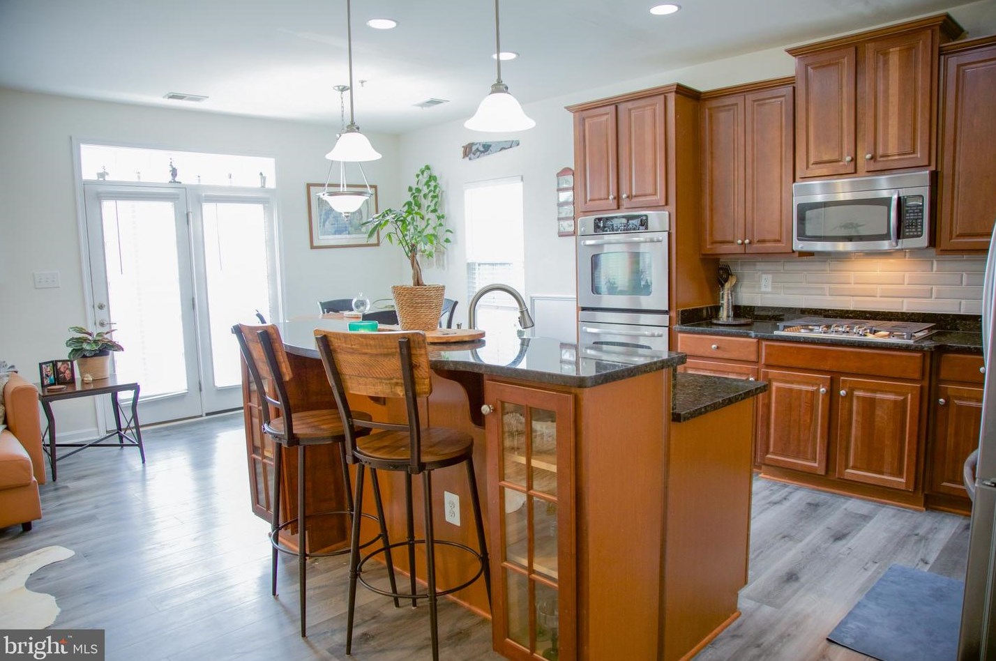 2631 Eastbourne Dr, Woodbridge VA  22191-4090 exterior