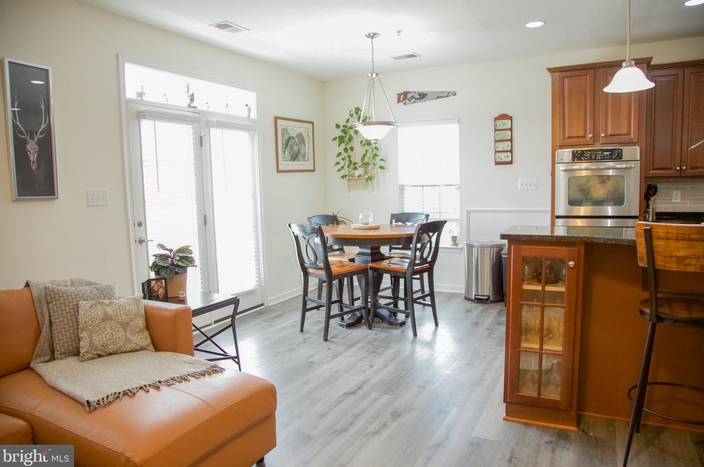 2631 Eastbourne Dr, Woodbridge VA  22191-4090 exterior