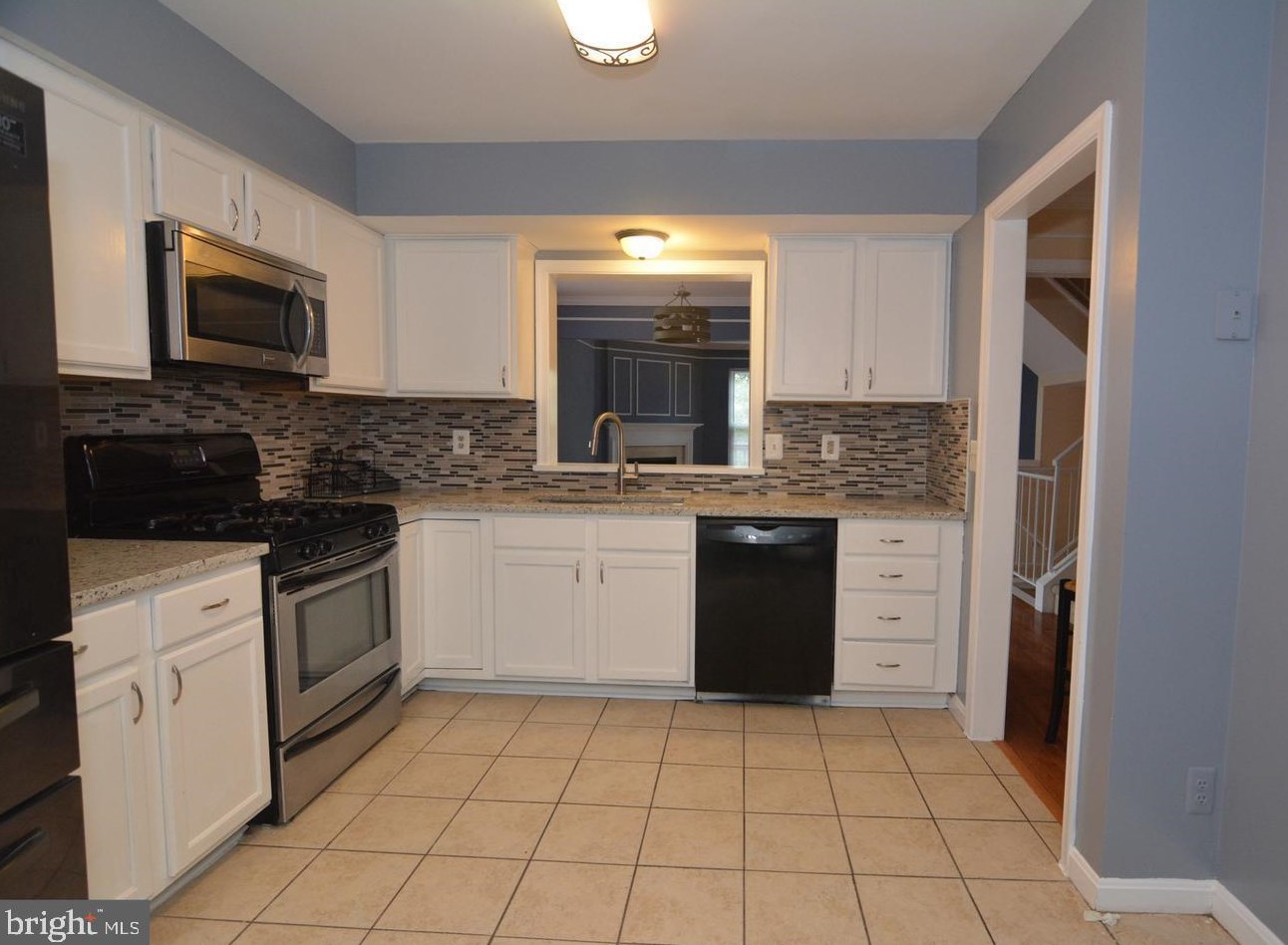2620 Miranda Ct, Woodbridge VA  22191-5143 exterior