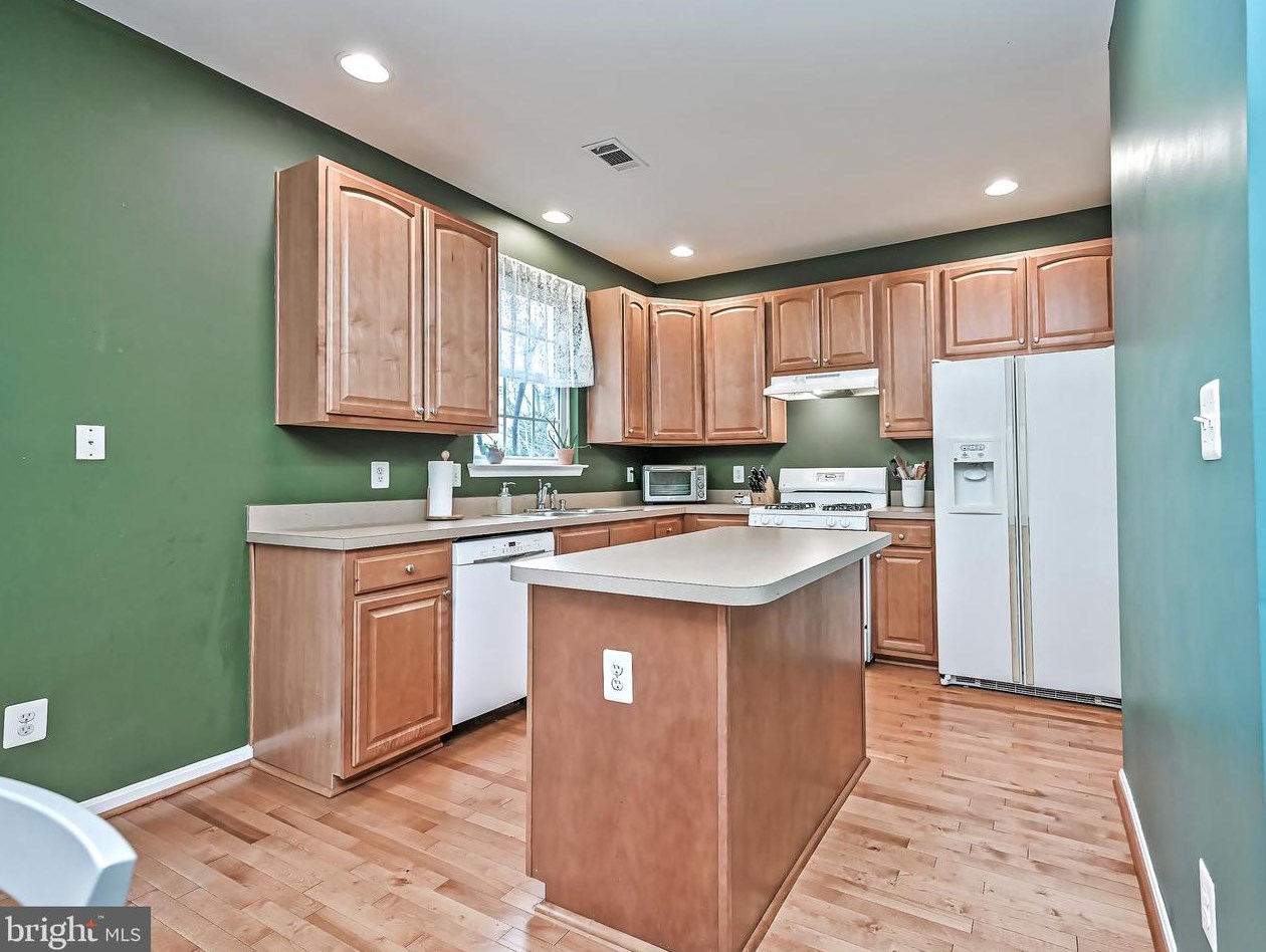 8708 Phipps Farm Way, Manassas VA  20109-4831 exterior