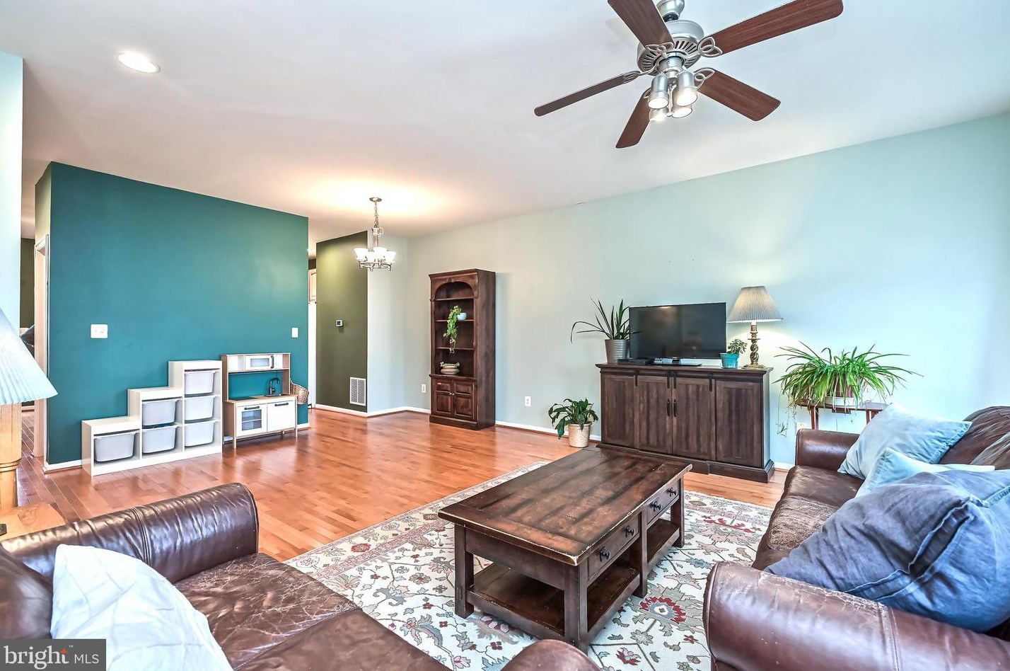 8708 Phipps Farm Way, Manassas VA  20109-4831 exterior