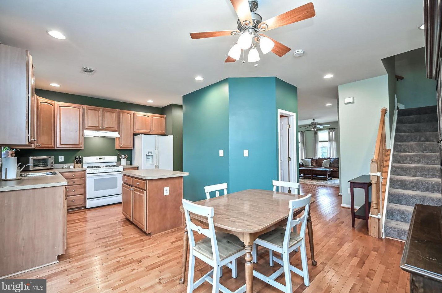 8708 Phipps Farm Way, Manassas VA  20109-4831 exterior