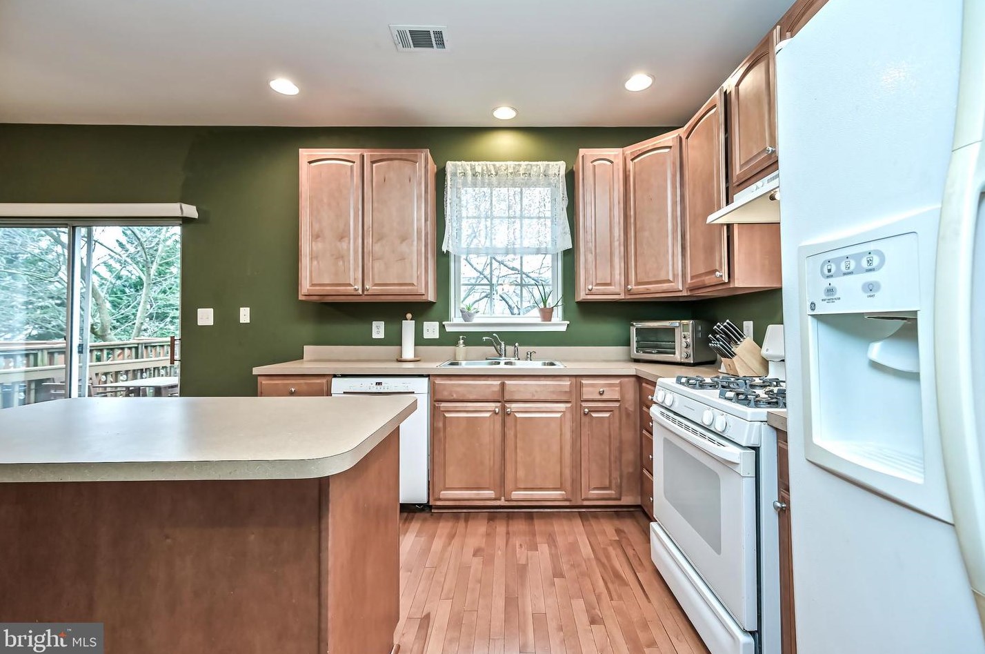 8708 Phipps Farm Way, Manassas VA  20109-4831 exterior