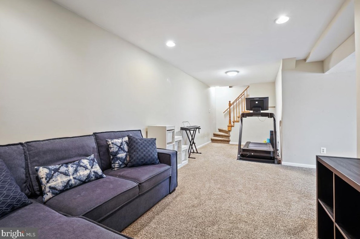 13674 Van Doren Rd, Manassas VA  20112-3803 exterior