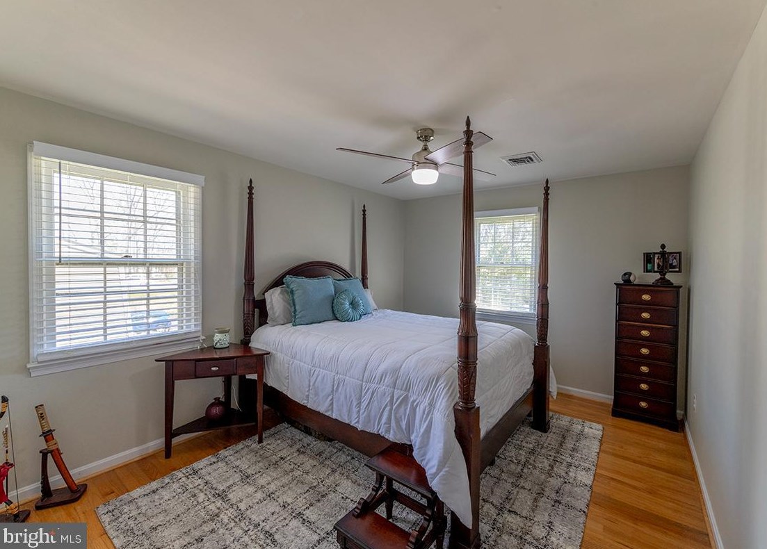 3237 Riverview Dr, Triangle VA  22172-1421 exterior