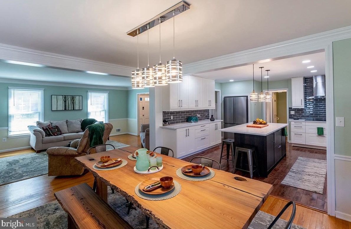 3237 Riverview Dr, Triangle VA  22172-1421 exterior