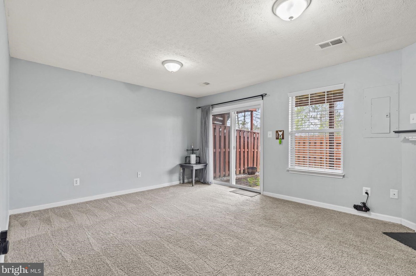 8240 Ramseur Pl, Manassas VA  20109-1905 exterior