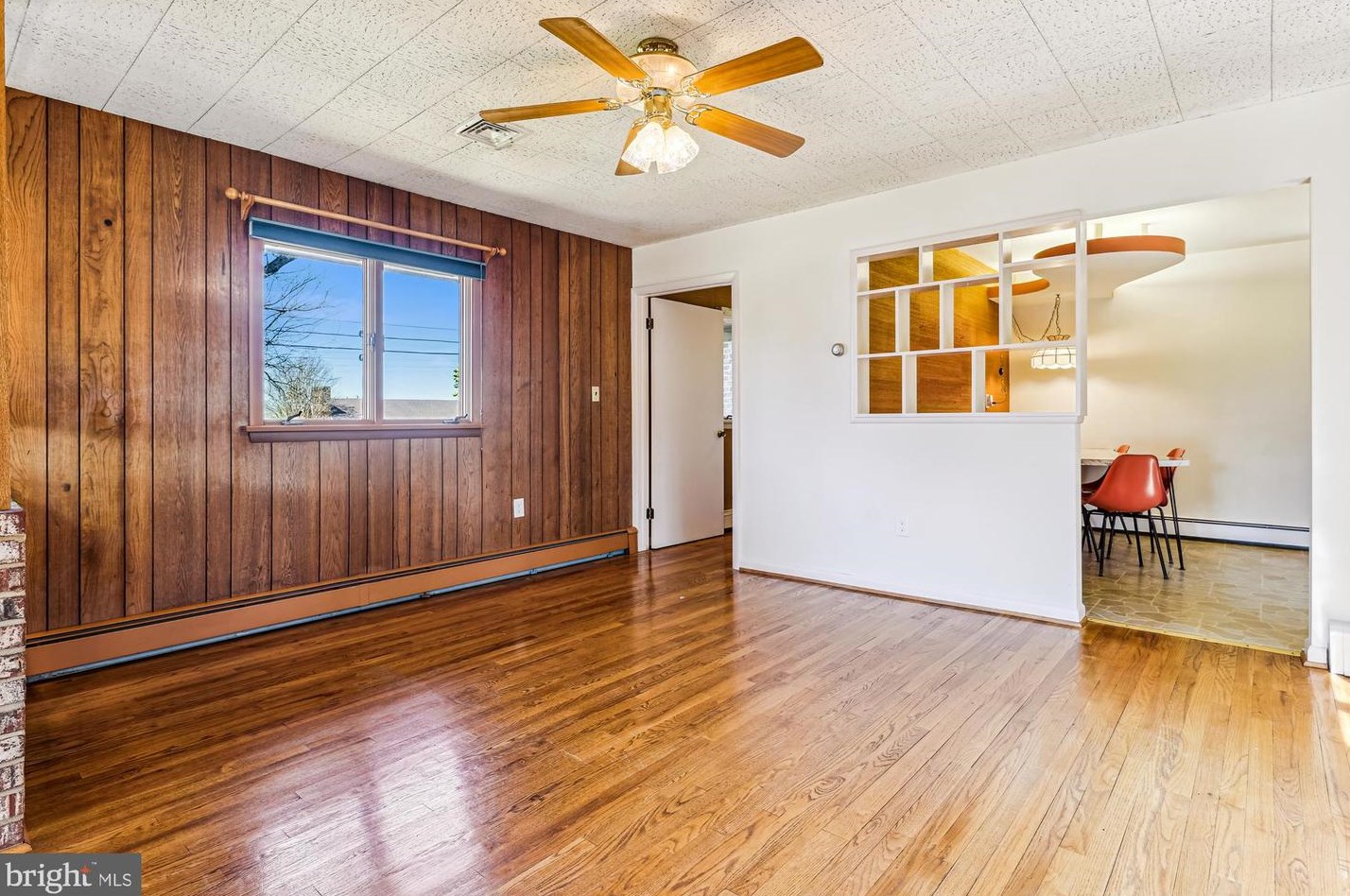 8405 Sunset Dr, Manassas VA  20110-3827 exterior