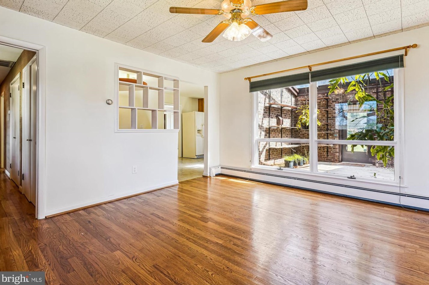 8405 Sunset Dr, Manassas VA  20110-3827 exterior