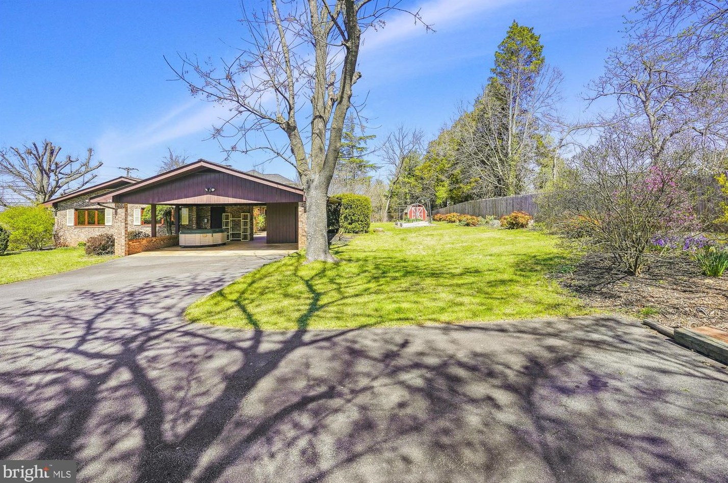 8405 Sunset Dr, Manassas VA  20110-3827 exterior