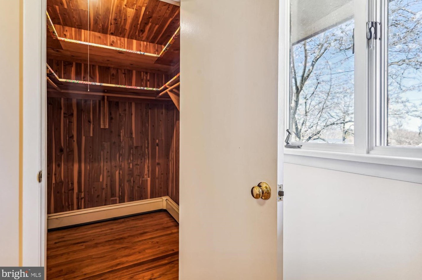 8405 Sunset Dr, Manassas VA  20110-3827 exterior