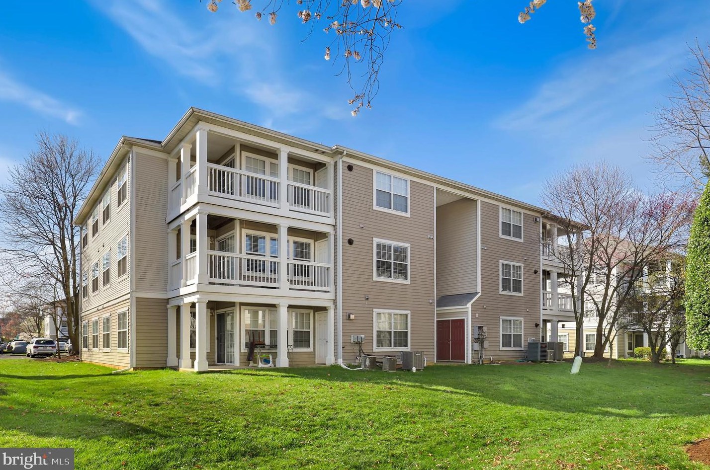 8083 Lacy Dr, Manassas VA  20109-7799 exterior