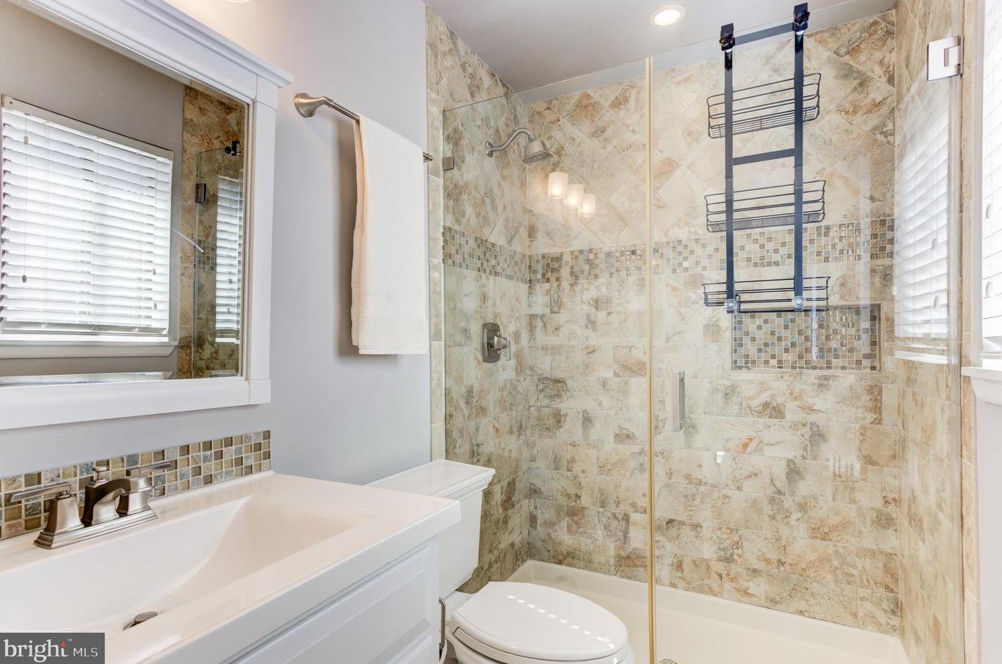 6111 Occoquan Forest Dr, Manassas VA  20112-3034 exterior