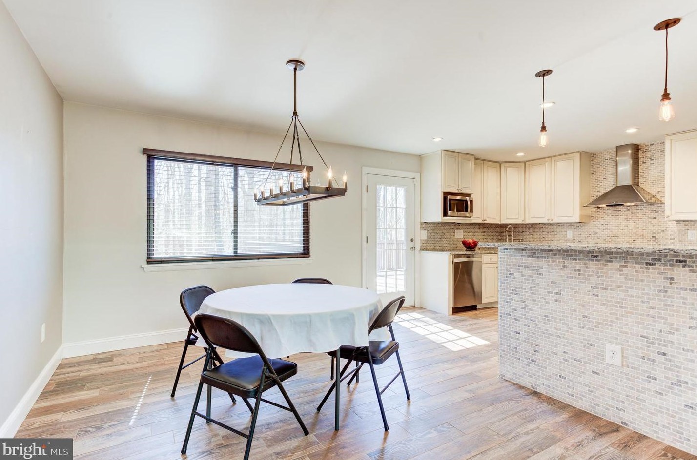 6111 Occoquan Forest Dr, Manassas VA  20112-3034 exterior