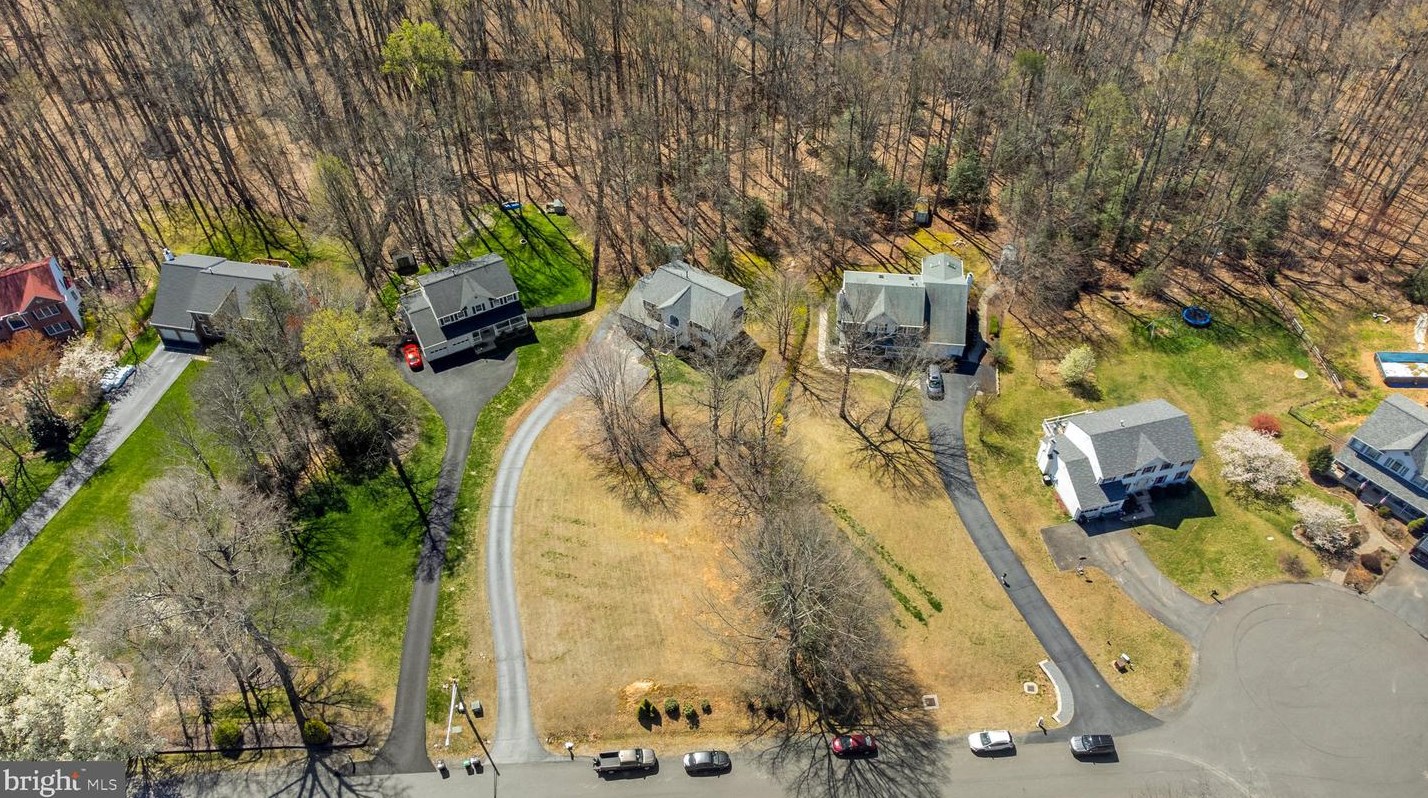 6391 Etheridge Ln, Manassas VA  20112-8823 exterior