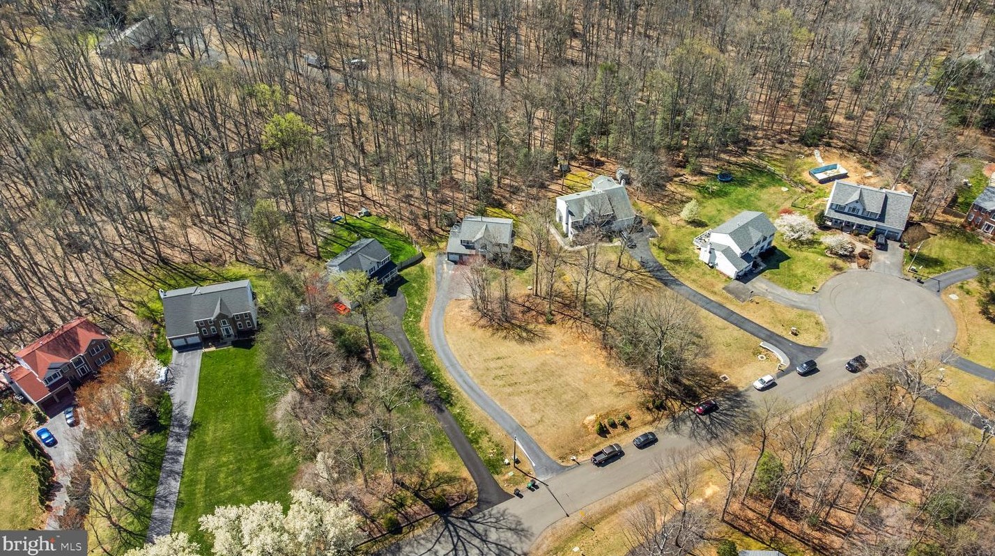 6391 Etheridge Ln, Manassas VA  20112-8823 exterior