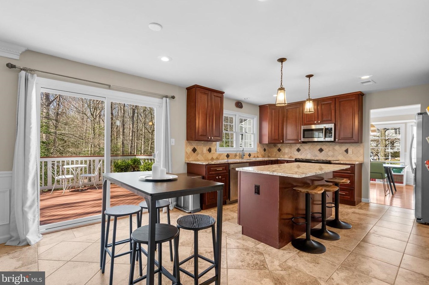 6391 Etheridge Ln, Manassas VA  20112-8823 exterior
