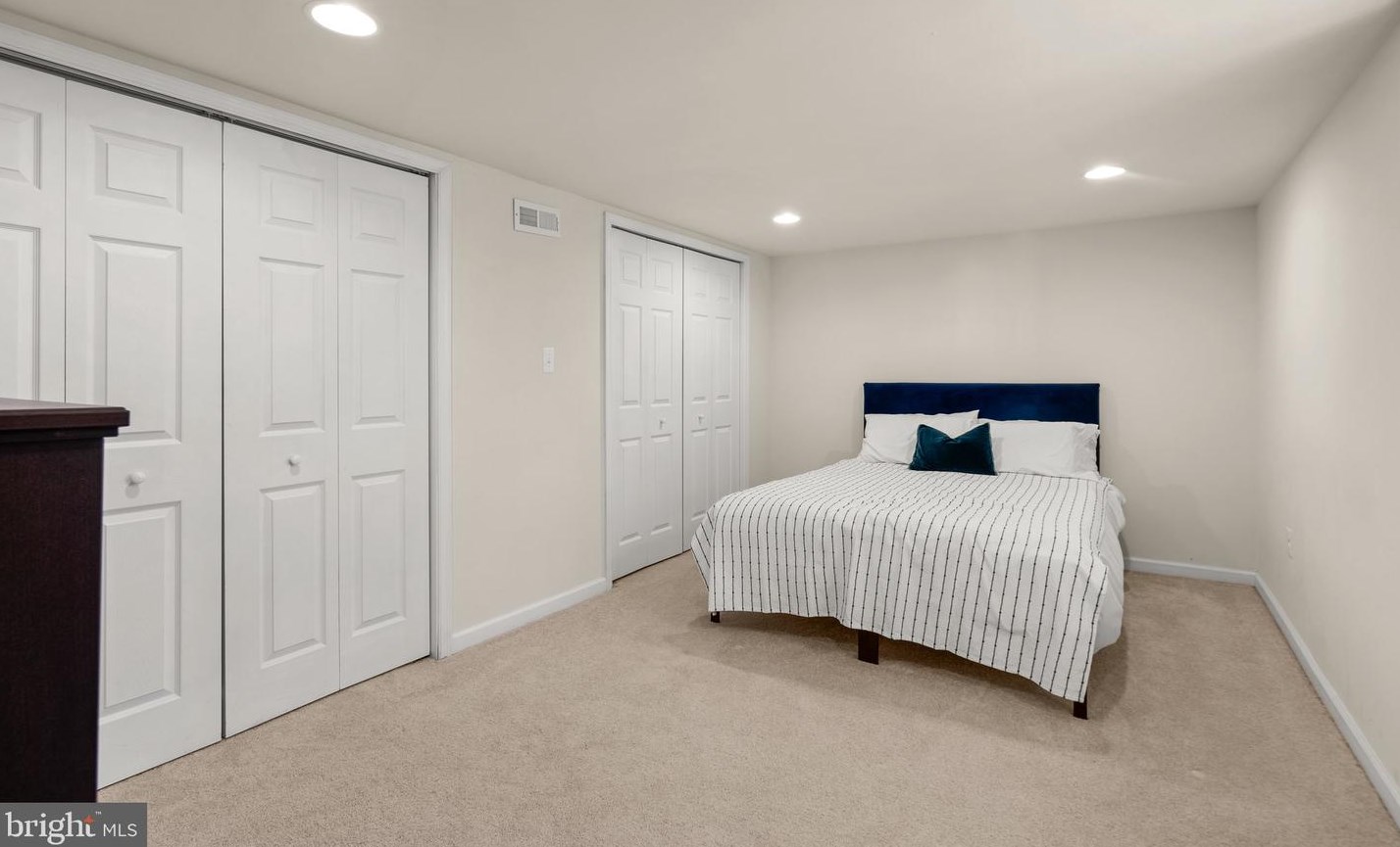 6391 Etheridge Ln, Manassas VA  20112-8823 exterior