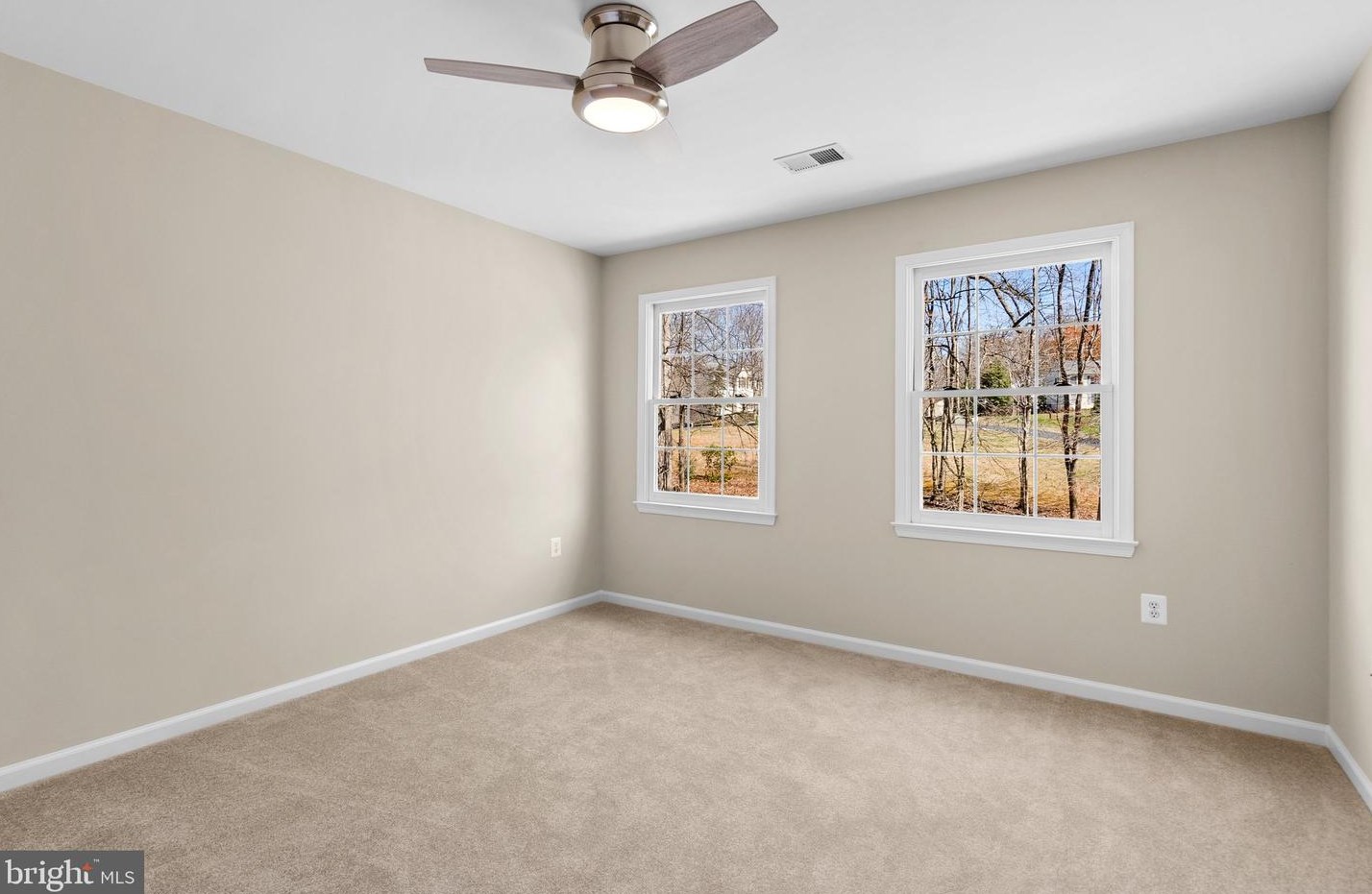 6391 Etheridge Ln, Manassas VA  20112-8823 exterior