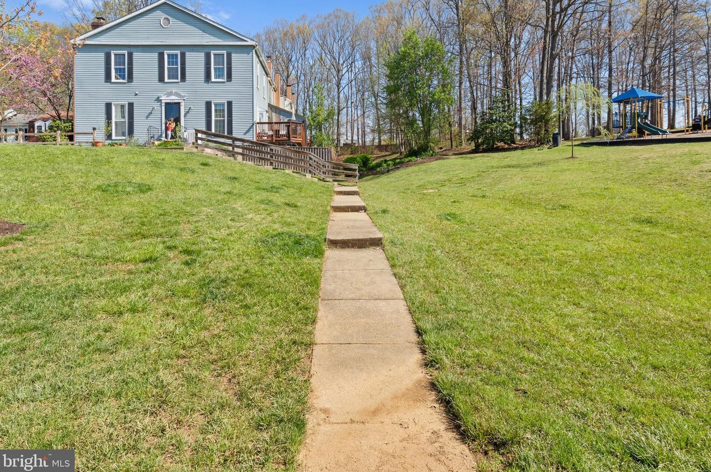 14857 Swallow Ct, Woodbridge VA  22193-1868 exterior