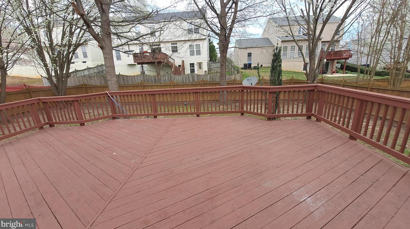 2004 Pyxie Way, Woodbridge VA  22192-2946 exterior