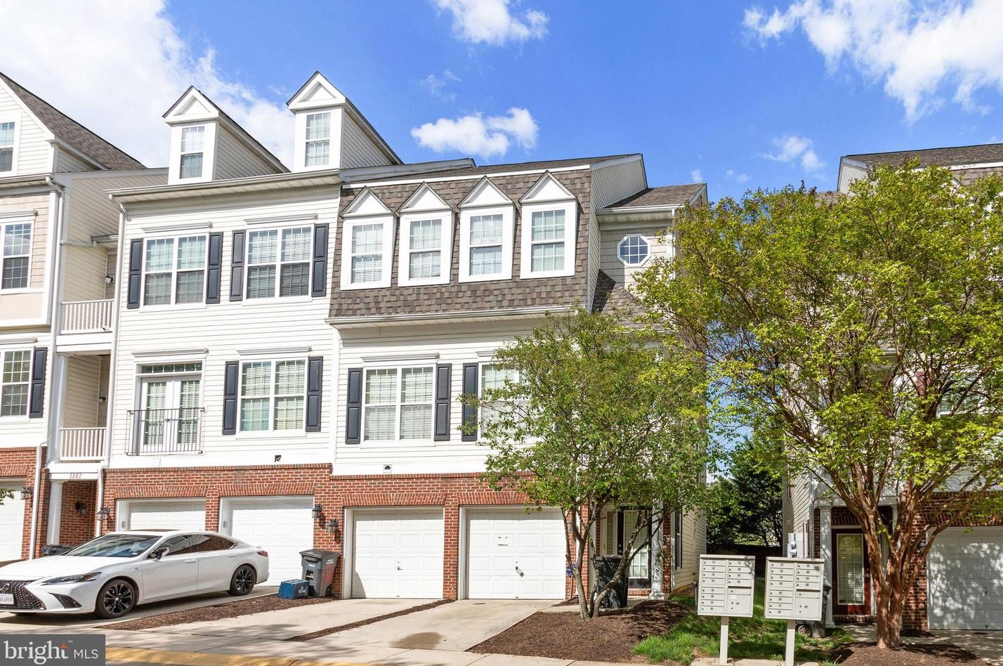 1840 Cedar Cove Way, Woodbridge VA  22191-6074 exterior