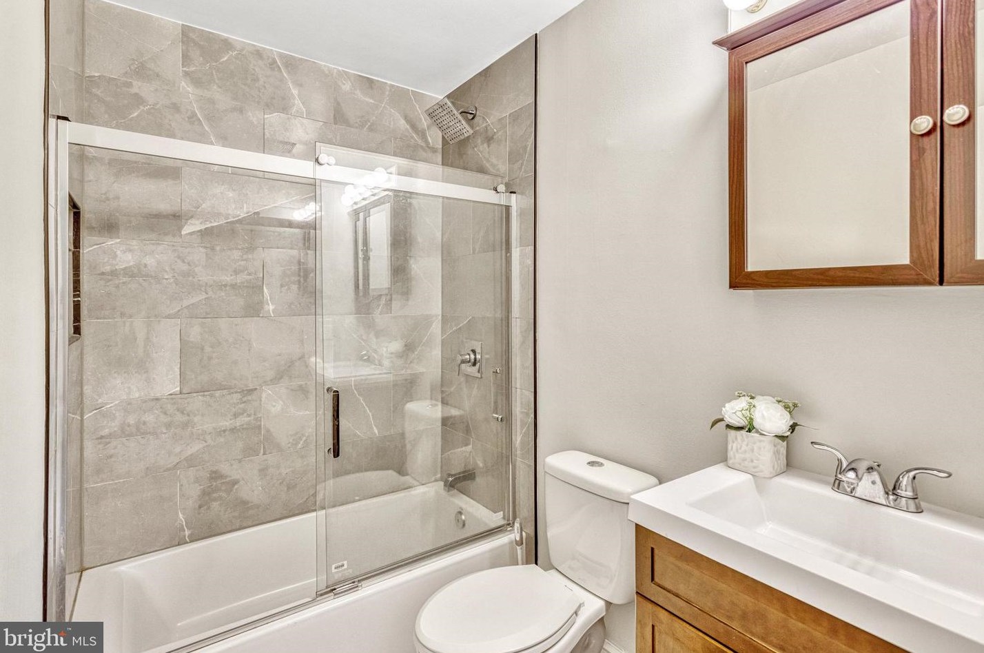 12767 Cara Dr, Woodbridge VA  22192-2734 exterior