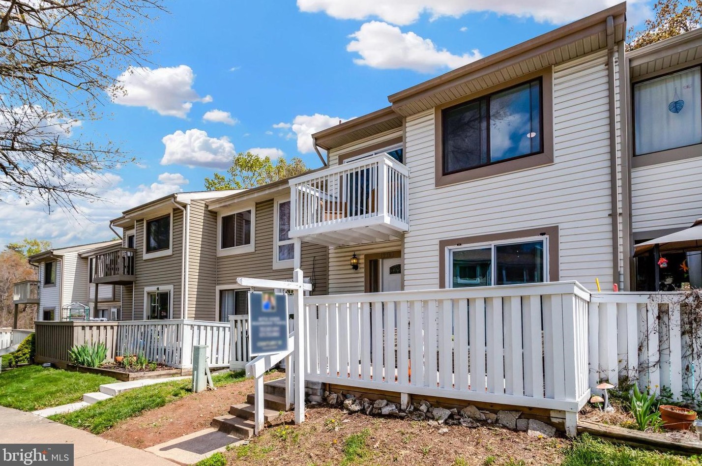 12767 Cara Dr, Woodbridge VA  22192-2734 exterior