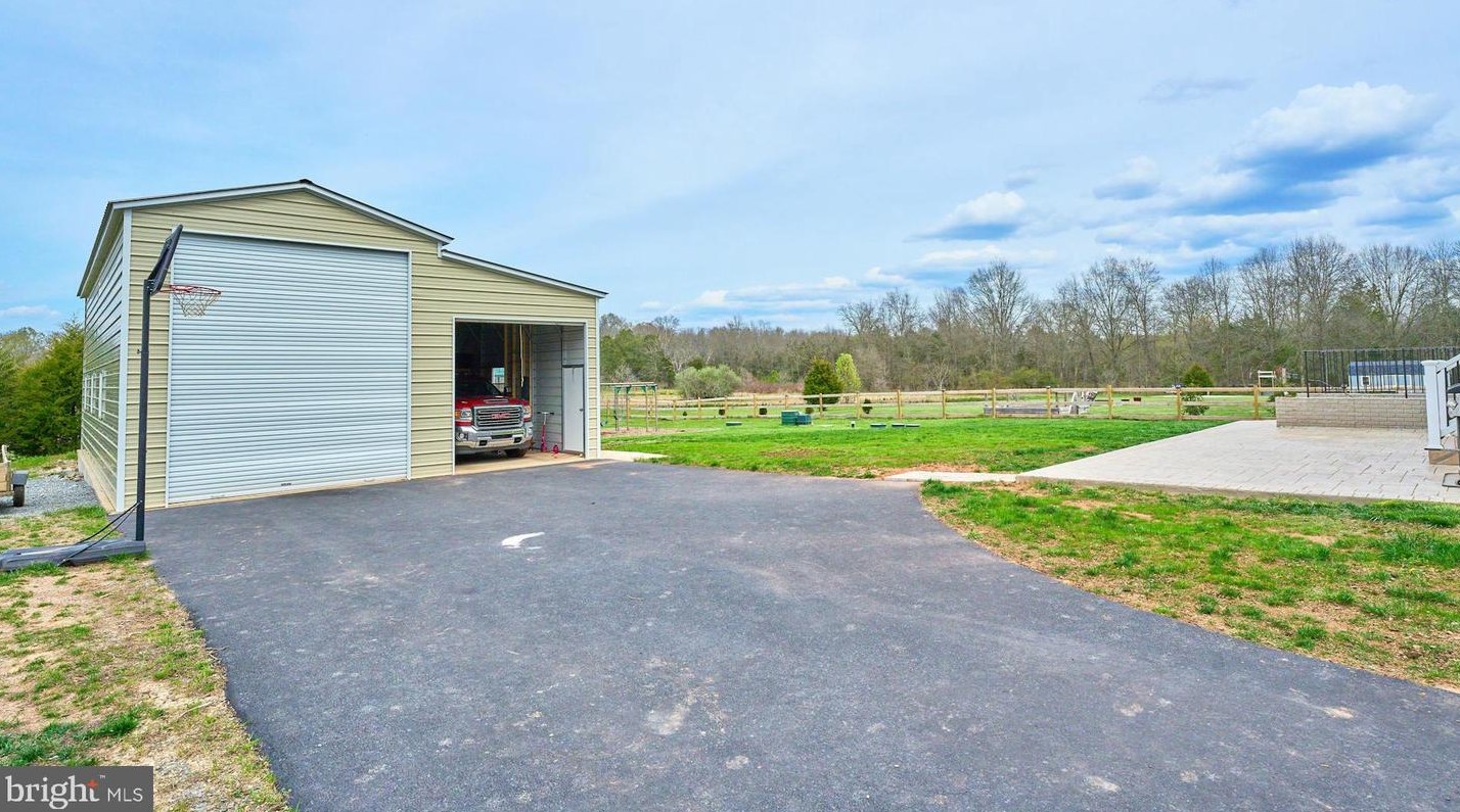 12778 Hazelwood Dr, Nokesville VA  20181-2500 exterior