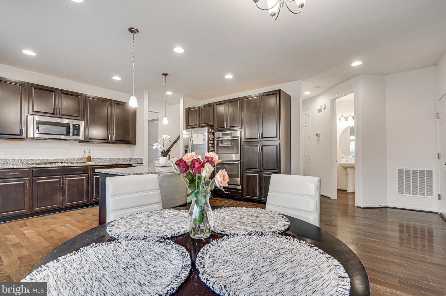 12209 Jennell Dr, Bristow VA  20136-1127 exterior