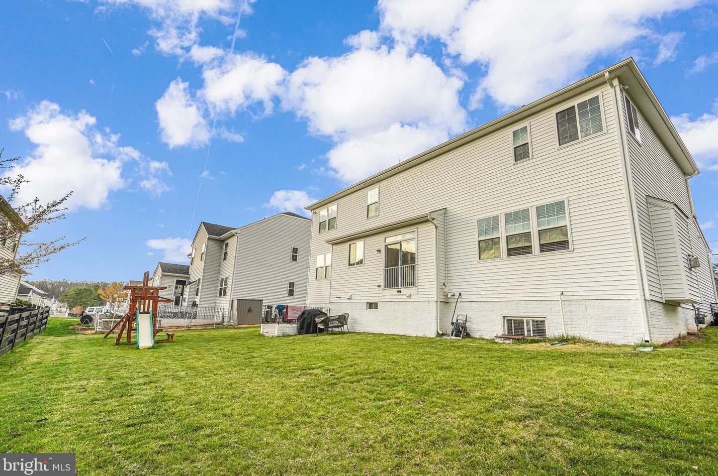 12209 Jennell Dr, Bristow VA  20136-1127 exterior