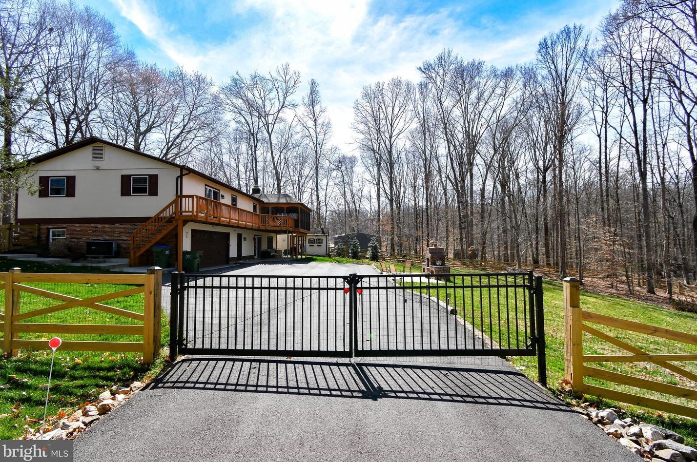 7201 Kings Arm Dr, Manassas VA  20112-3236 exterior