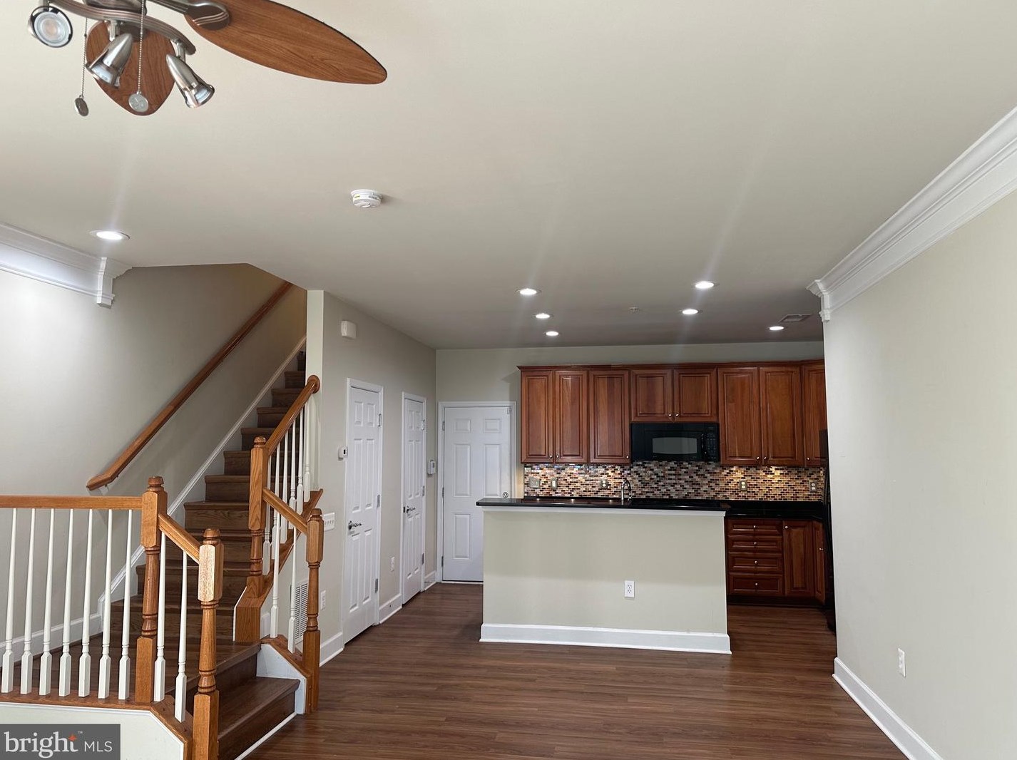 14800 Potomac Branch Dr, Woodbridge VA  22191-4056 exterior