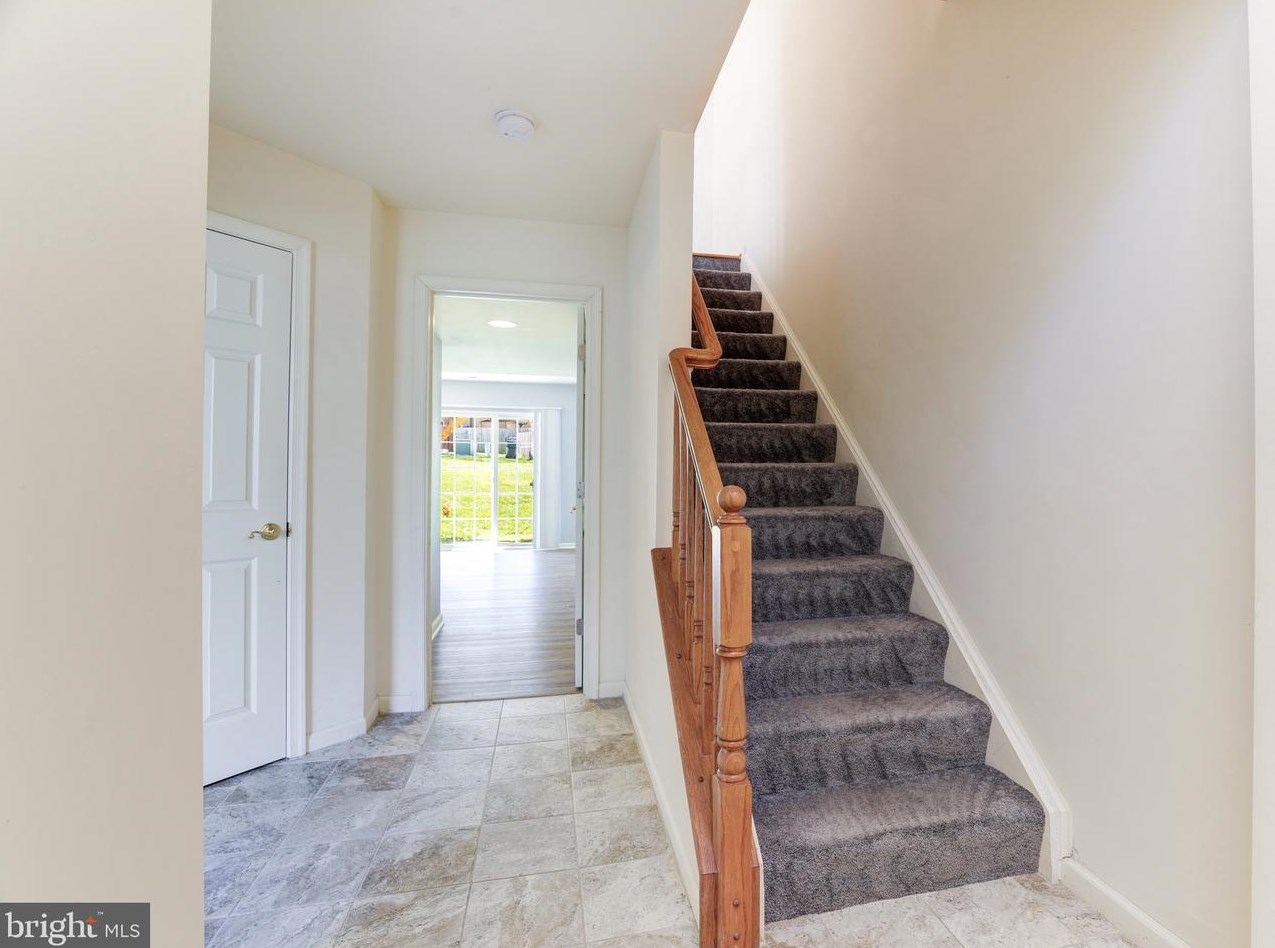 3581 Sherbrooke Cir, Woodbridge VA  22192-7033 exterior