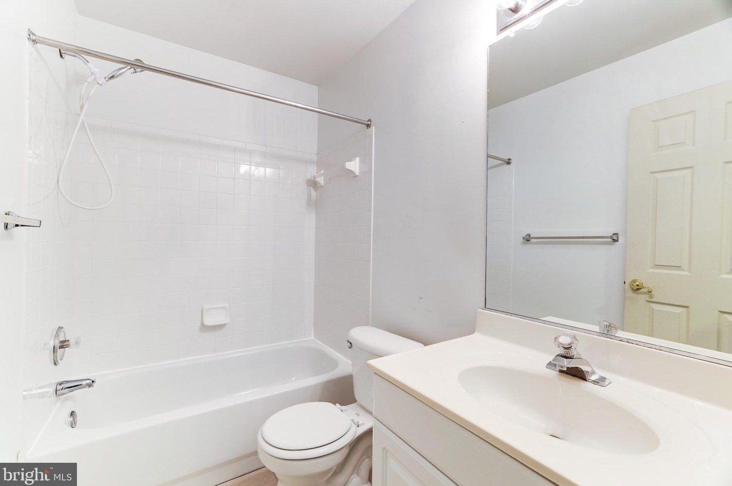 3581 Sherbrooke Cir, Woodbridge VA  22192-7033 exterior