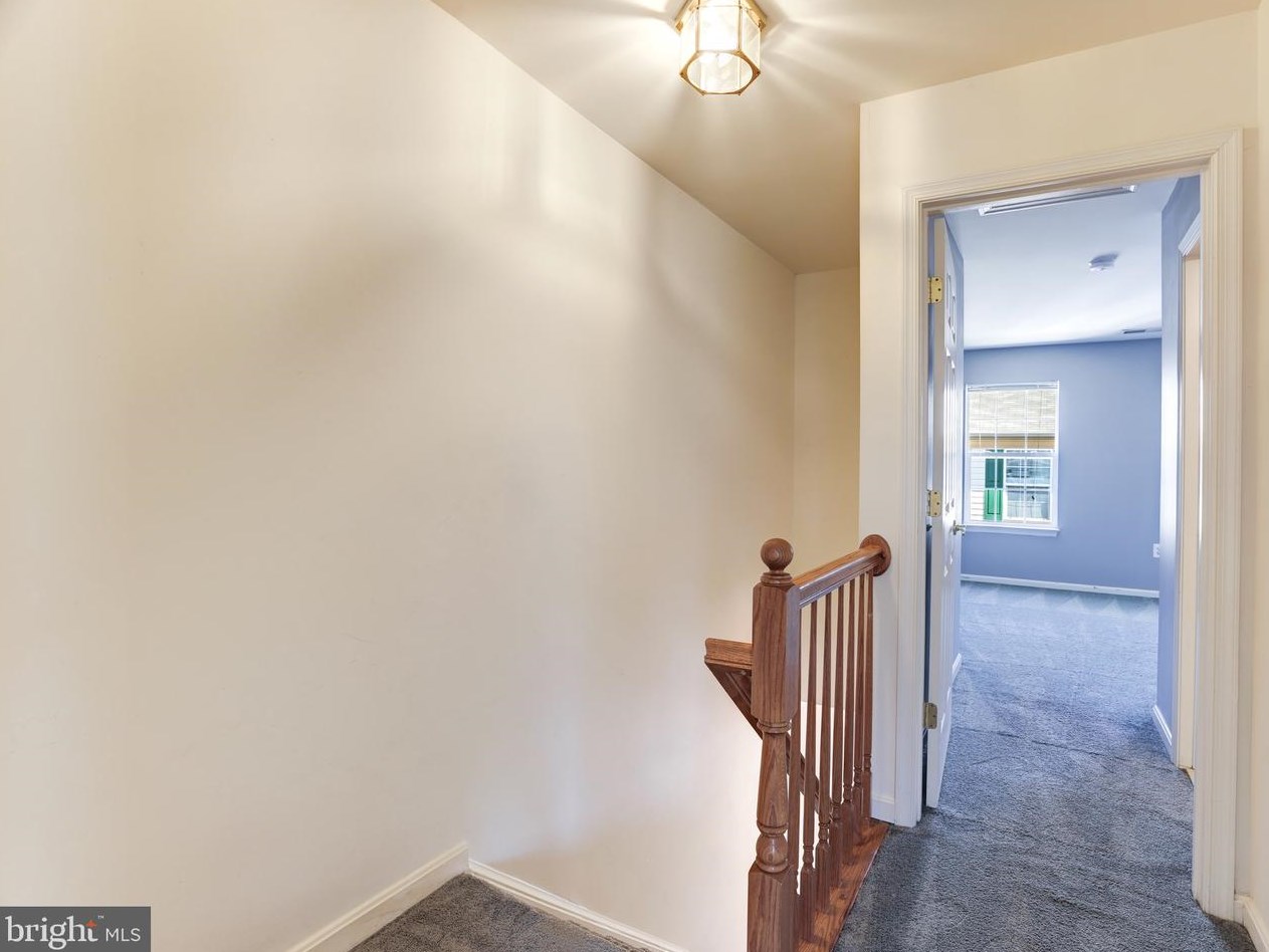 3581 Sherbrooke Cir, Woodbridge VA  22192-7033 exterior