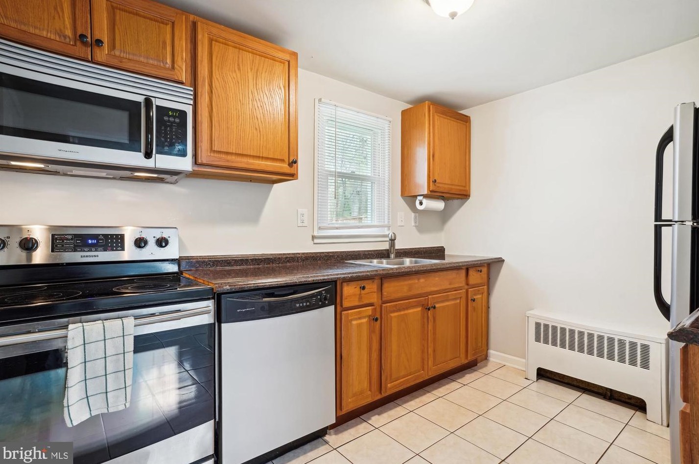 14330 Belleville Ave, Woodbridge VA  22193-1403 exterior