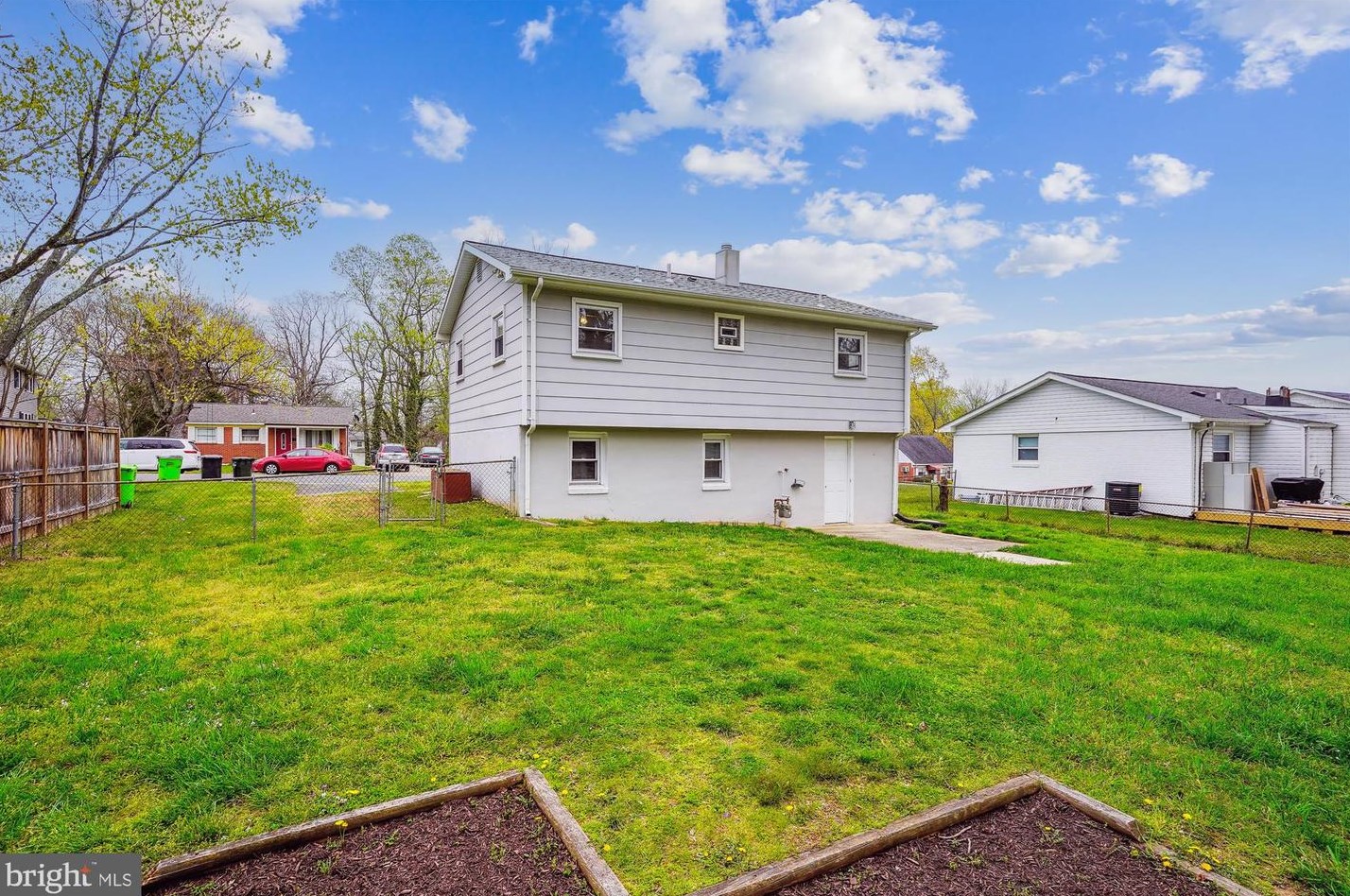 14330 Belleville Ave, Woodbridge VA  22193-1403 exterior