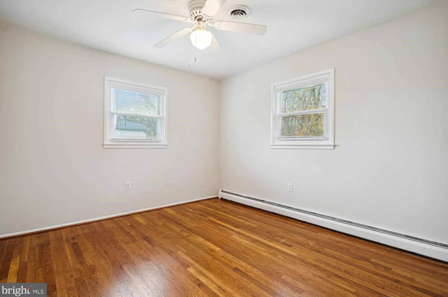 14330 Belleville Ave, Woodbridge VA  22193-1403 exterior