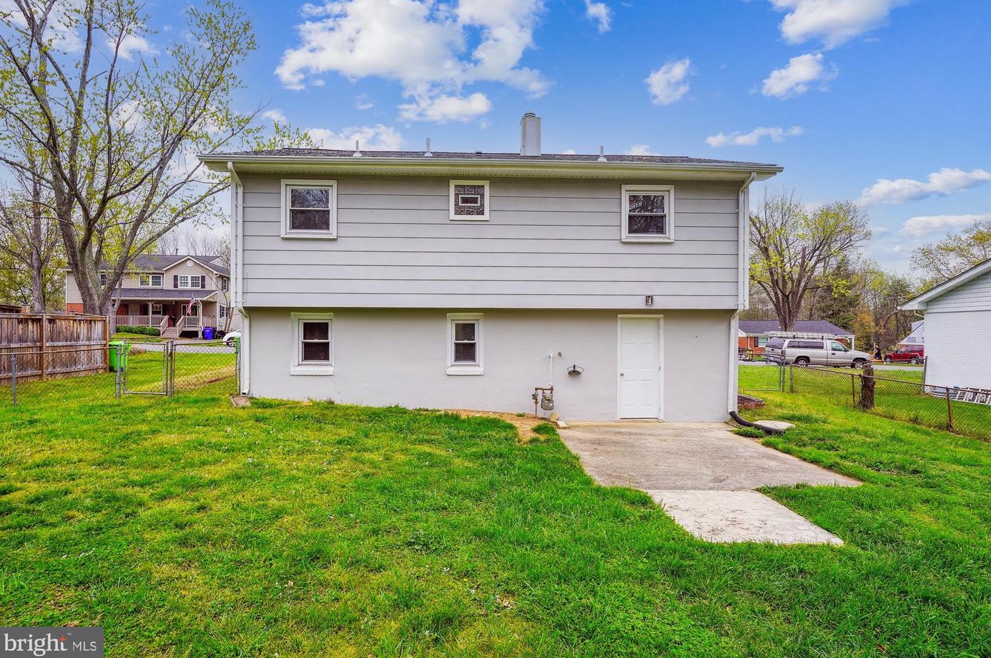 14330 Belleville Ave, Woodbridge VA  22193-1403 exterior