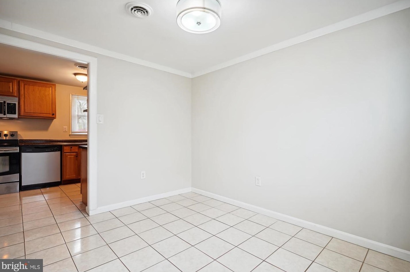 14330 Belleville Ave, Woodbridge VA  22193-1403 exterior