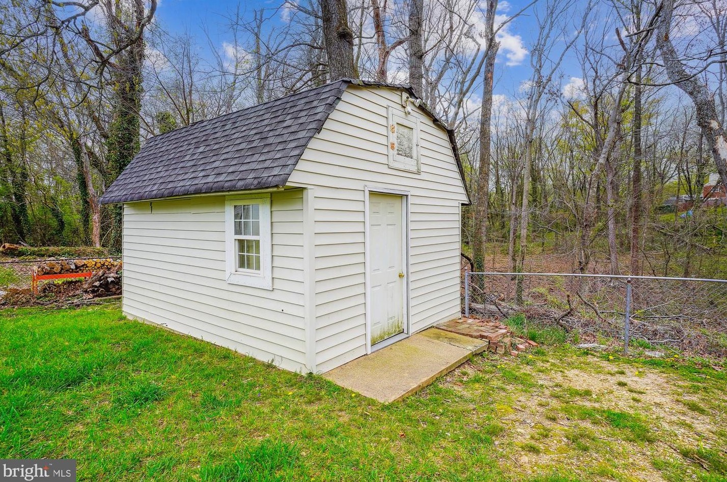 14330 Belleville Ave, Woodbridge VA  22193-1403 exterior