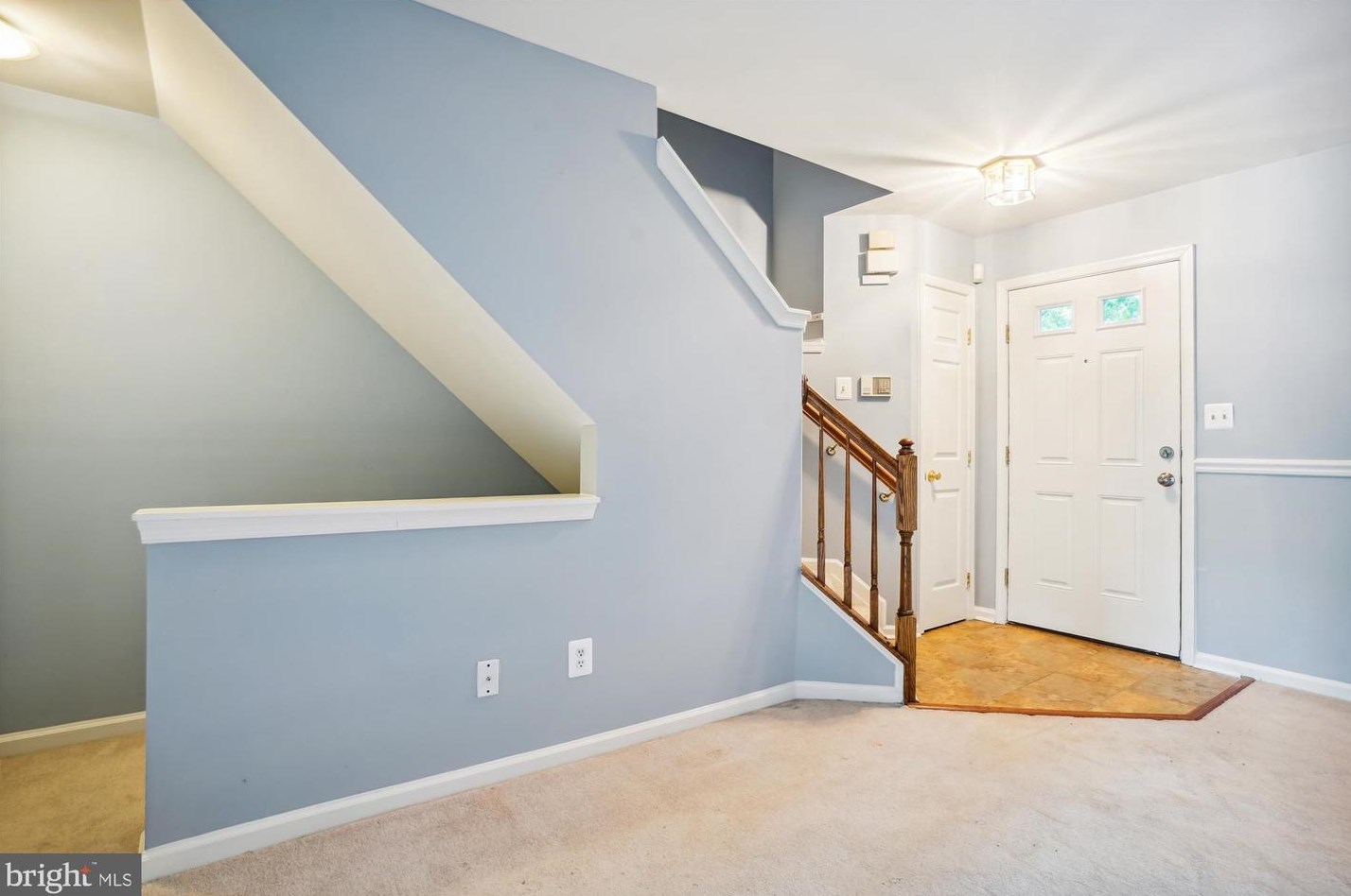 1719 Vonnies View Ct, Woodbridge VA  22192-5606 exterior