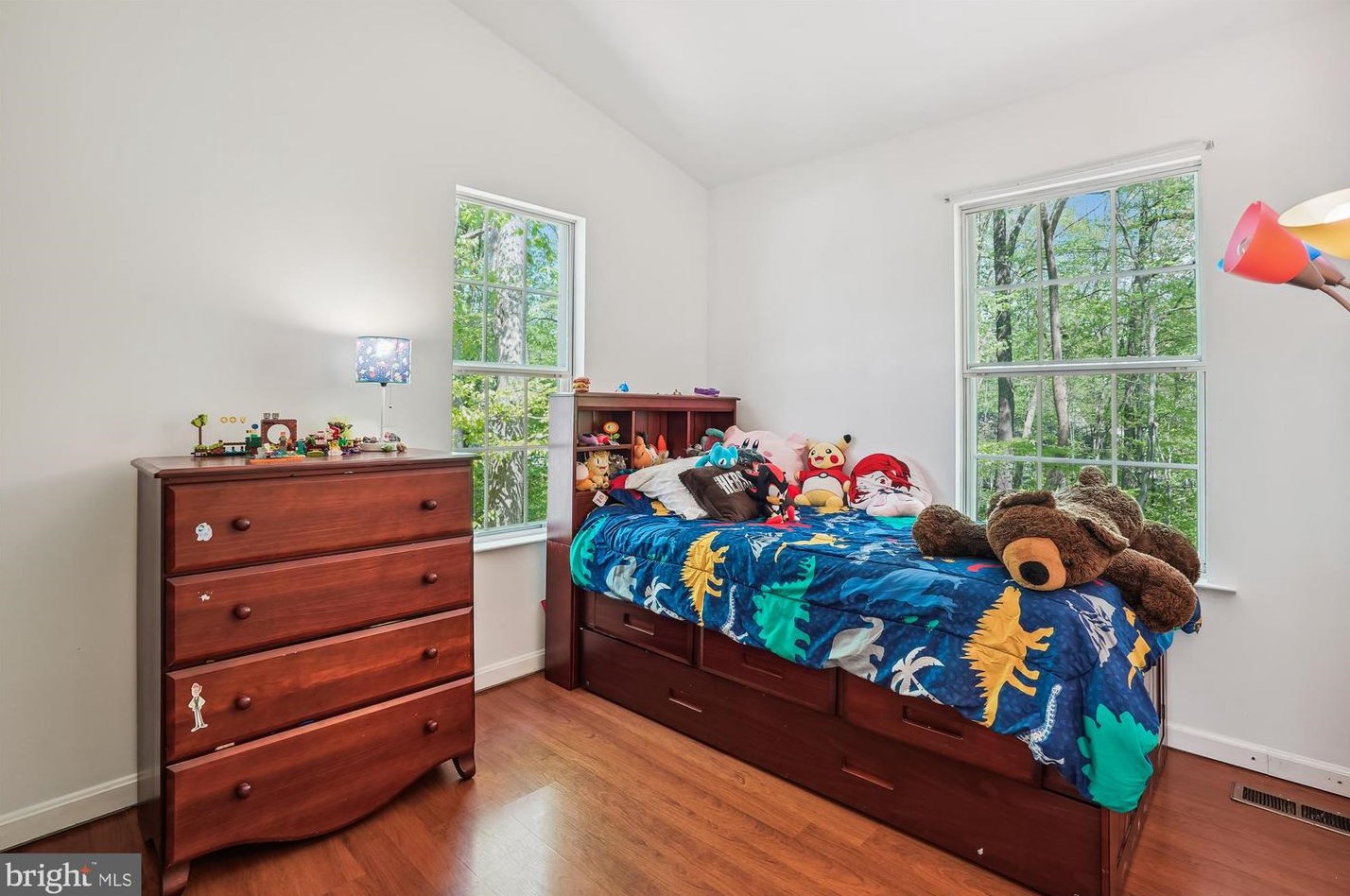 15243 Streamside Ct, Dumfries VA  22025-5201 exterior