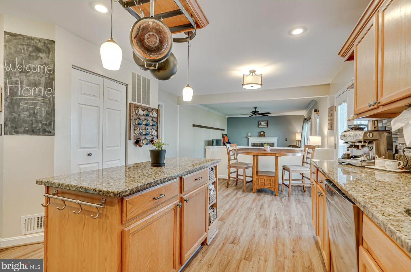 15792 Beau Ridge Dr, Woodbridge VA  22193-1028 exterior