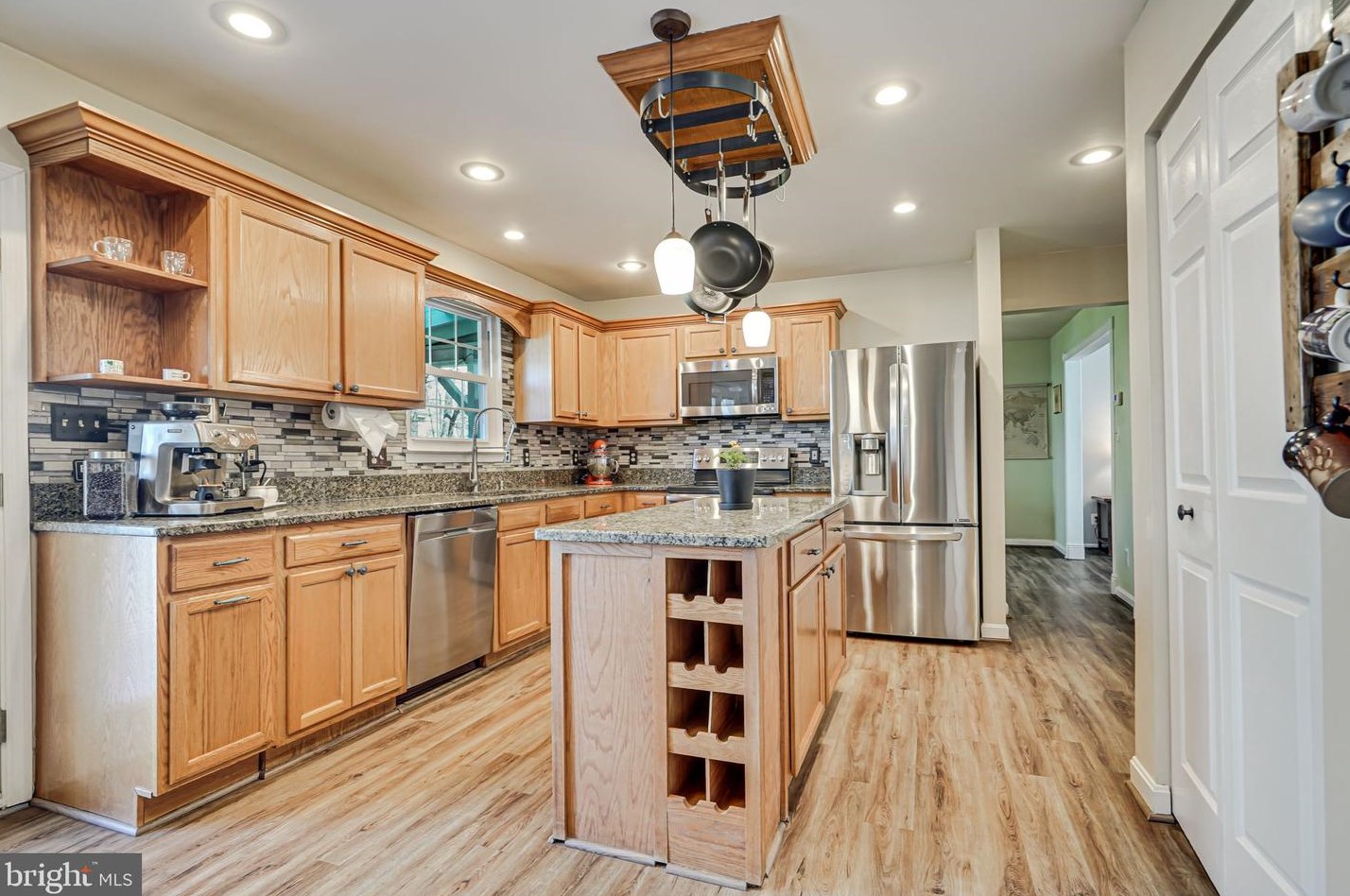 15792 Beau Ridge Dr, Woodbridge VA  22193-1028 exterior