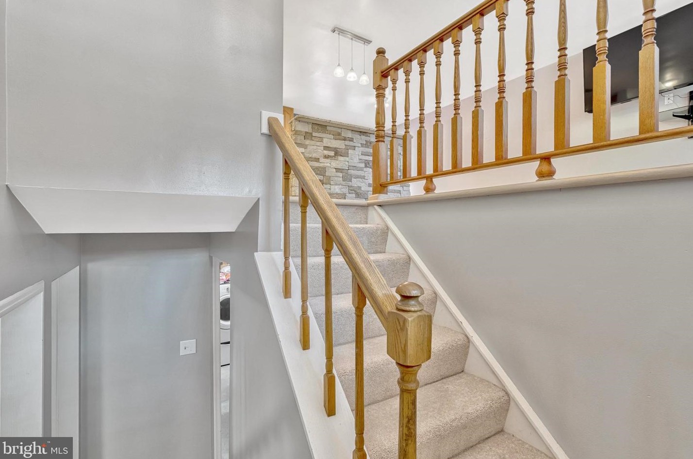 16000 Normandy Ct, Woodbridge VA  22191-4321 exterior
