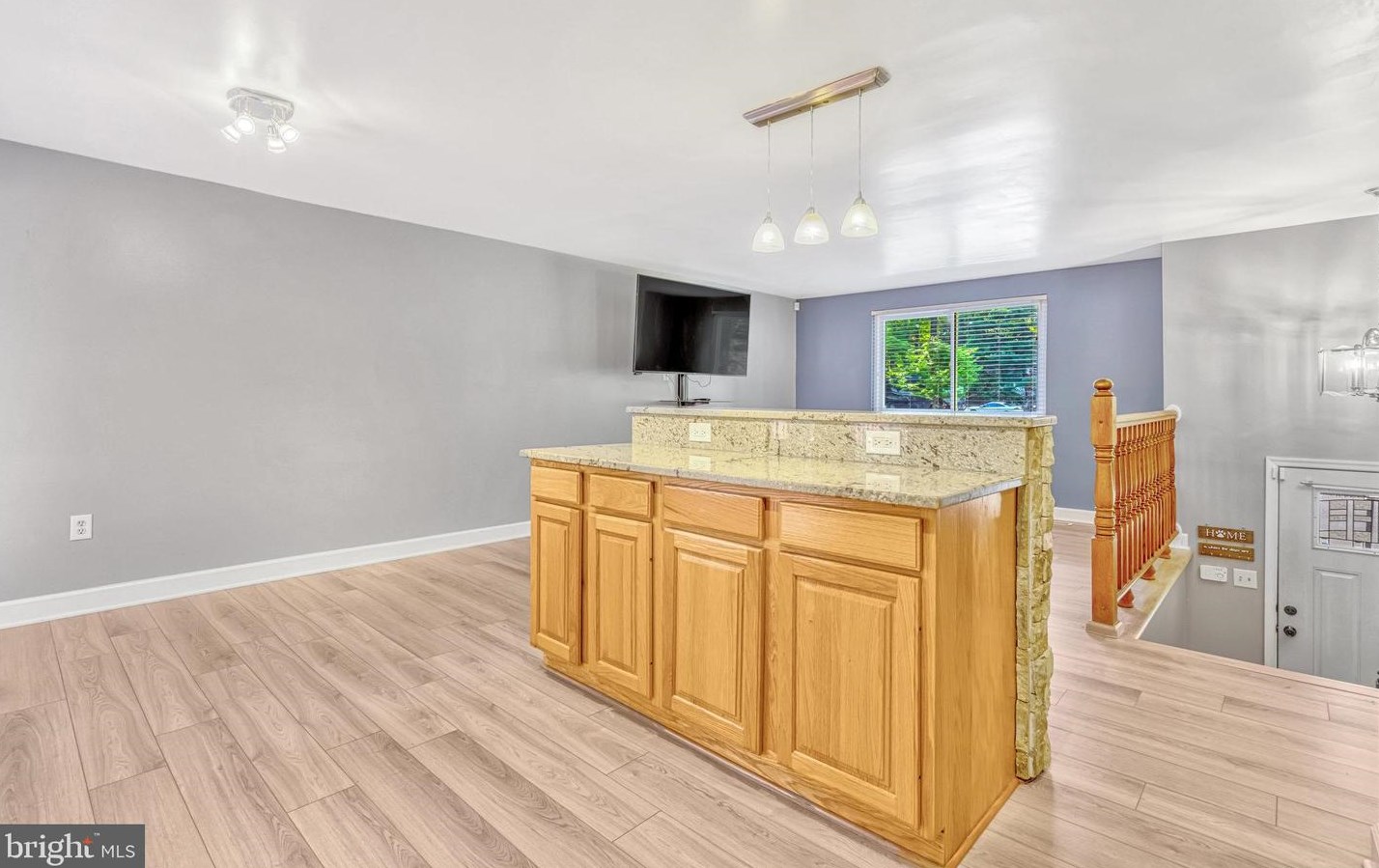 16000 Normandy Ct, Woodbridge VA  22191-4321 exterior